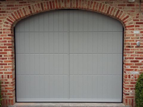 Sectionale garagepoort Allport vlak verticaal geprofileerd sierlijst